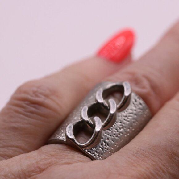 Silver tone Three Chain Links Size 7 Ring - Picture 1 of 6